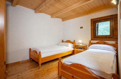 Peio Fonti Ski Chalet | Pet-Friendly Baita Vioz with Oceanfront Spa and 10/10 Rating