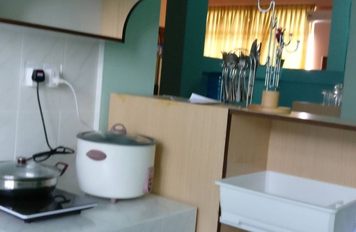 Dhaandhoo House | Cozy Baivaru Guesthouse with Family-Friendly Amenities