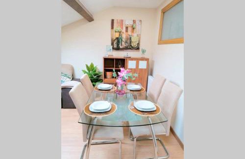 Lugo Apartment | Stay Bajo las Estrellas: Pet-Friendly Comfort Awaits