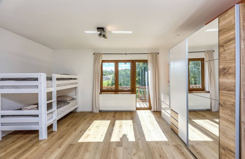 Smarje pri Jelsah Apartment | Relax at Bajsova domačija: Pet-Friendly with Ocean Views