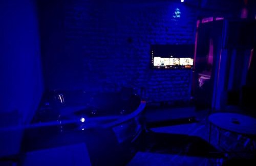 Bakırkoy Apartment | Comfortable Stays at Bakırköy Macro Suit Otel with Hot Tub