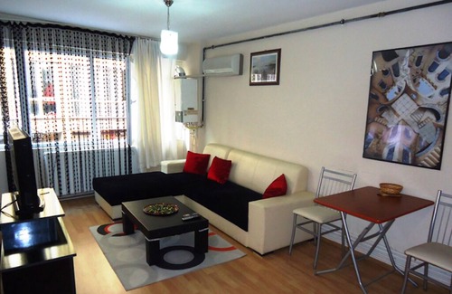 Bakırkoy Apartment | Convenient Bakırköy 1+1 Apartment Near the City Center