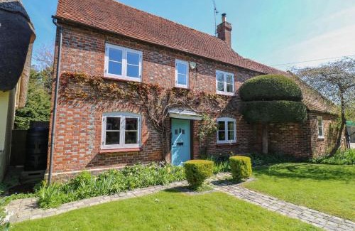 Princes Risborough House | Pet-Friendly Retreat at Bakehouse Farm - 4-Star Comfort