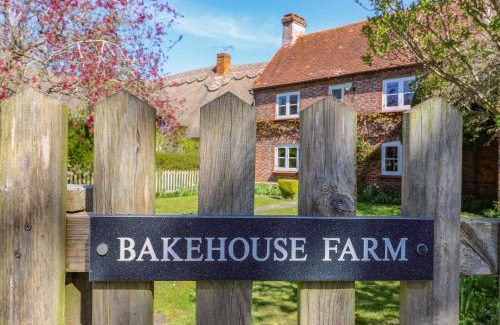 Princes Risborough House | Pet-Friendly Retreat at Bakehouse Farm - 4-Star Comfort
