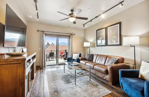 Whitefish House | Pet-Friendly Baker Loft 302: Ideal for Family Retreats