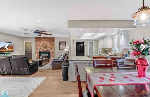 Greenacres House | Relaxing Bakersfield Outdoor Oasis with Pool, Spa & Kitchen