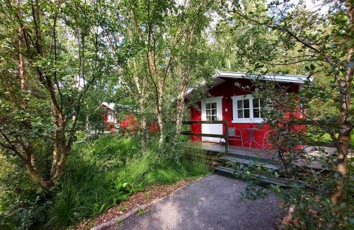 Hauganes Cabin | Guest Rated: Bakkakot 2 - Cozy Cabins with Hot Tub