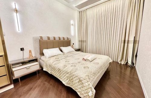 Yasamal Apartment | BAKU LUX Apartment with Flame Towers view