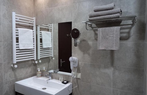 Bakuriani Apartment | Family-Friendly Bakuriani Crystal Loft with Pool Access