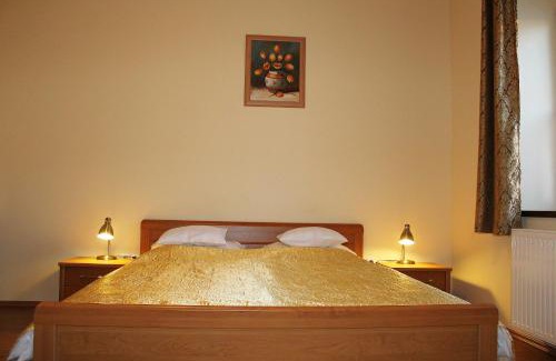 Gyula Apartment | Unforgettable Stay at Balázs Szálló: Pool & Eco-Friendly Amenities