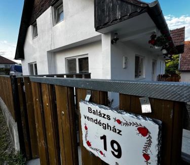 Lupeni Apartment | Pet-Friendly Retreat at Balázs Vendégház with High Ratings