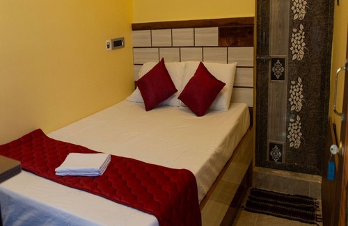 Kalapettai Hotel | Budget-Friendly Stay at Bala Residency - Family Friendly