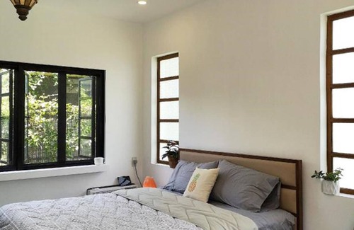 Oton House | Cozy Balai Vittorio: Family-Friendly with Complimentary Breakfast