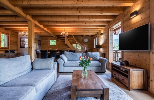 La Cote-d'Arbroz Ski Chalet | BALATA - Charming Chalet with Hot tub and Views