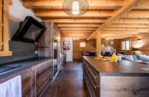 La Cote-d'Arbroz Ski Chalet | BALATA - Charming Chalet with Hot tub and Views