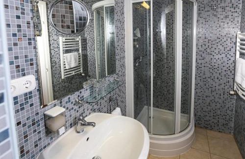 Balatonkenese Hotel | Seaside Bliss at Balatonfői Yacht Club - Guest Rated 9/10