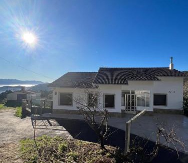 Muros House | Discover Balcón da Ría: Guest Rated 9.6, Family-Friendly Stay