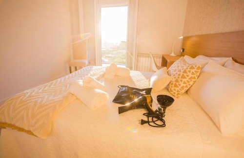 Vilagarcia de Arousa Apartment | Scenic Balcón de Arousa with Child-Friendly Amenities