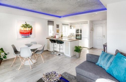 La Capellania Apartment | Oceanfront Bliss at Balcón de Benalmádena - Rated 10/10