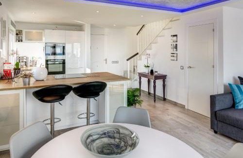 La Capellania Apartment | Oceanfront Bliss at Balcón de Benalmádena - Rated 10/10