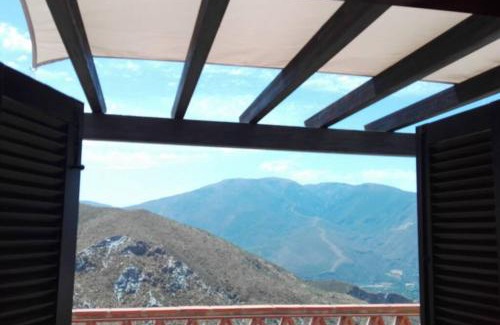 Carataunas Apartment | Idyllic Balcón de Carataunas: Family-Friendly Retreat