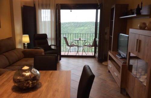 Roda de Isabena Apartment | Guest Rated: Balcón de Garbisón I with Family-Friendly Amenities