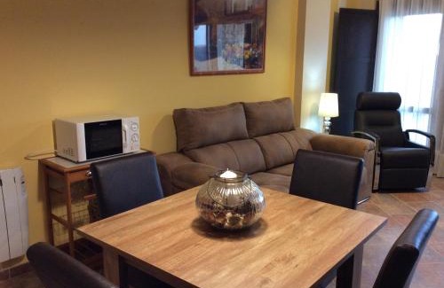 Roda de Isabena Apartment | Guest Rated: Balcón de Garbisón I with Family-Friendly Amenities