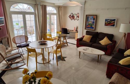 Barrio de la Villa House | Discover Balcón de la Villa: Pet-Friendly Comfort Awaits