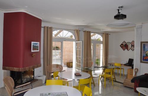 Barrio de la Villa House | Discover Balcón de la Villa: Pet-Friendly Comfort Awaits