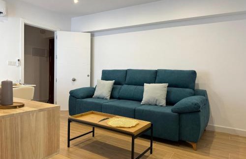 San Basilio Apartment | Guest Rated: Balcón de los Patios with Convenient Parking
