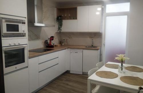 Old Town Baeza Apartment | Family-Friendly Stay at Balcón del Cardenal - Guest Rated 9.8