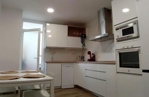 Old Town Baeza Apartment | Family-Friendly Stay at Balcón del Cardenal - Guest Rated 9.8
