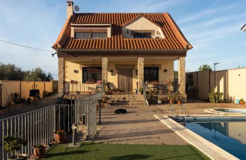 Baeza House | Elegant Balcón del Guadalquivir: Pet-Friendly & Pool Access
