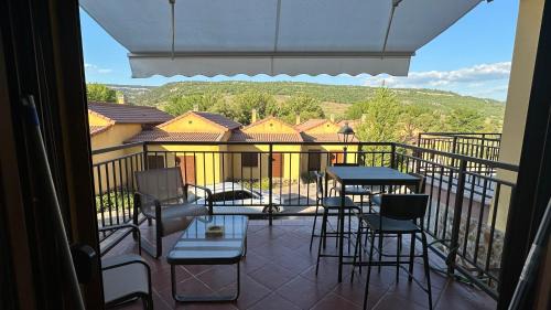 Tragacete House | Pet-Friendly Escape at Balcón del Júcar Deluxe Hotel