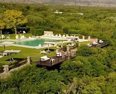 Mina Clavero Hotel | Experience Balcón del Río: A Tranquil Hotel by the River