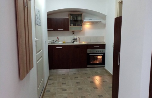 Brasov Old Town Apartment | Cozy Balcescu Apartment in the Heart of Historic Centre