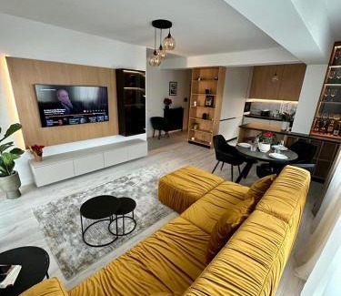 Bistrita Apartment | Convenient Balcescu Downtown Apartment: 4-Star Family Retreat
