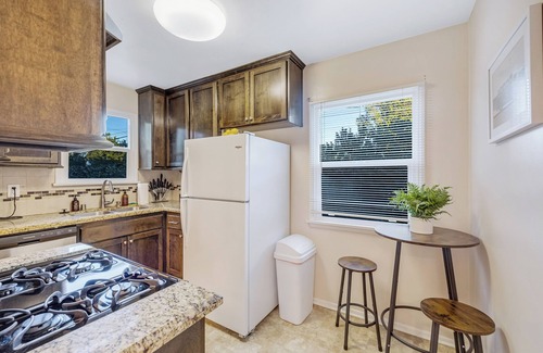 Reseda House | Guest Rated 10/10: Balcom by AvantStay Valley Retreat