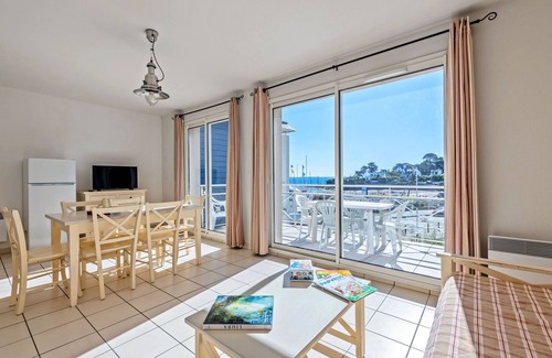 Plougonvelin Condo | Oceanfront Apartment with Sea View & Sauna Access