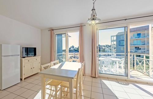 Plougonvelin Condo | Oceanfront Apartment with Sea View & Sauna Access
