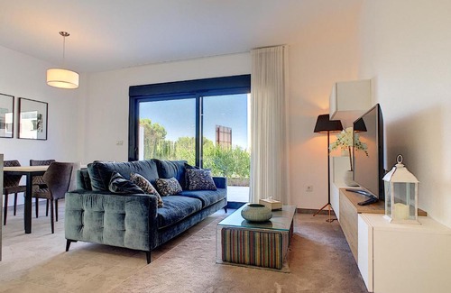 Torrevieja Apartment | Family-Friendly Stay at Balcon de la Laguna 12, Rated 10/10