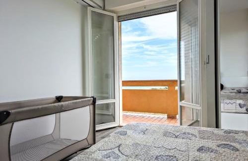 Porto San Giorgio Apartment | Oceanfront BALCONE SUL PORTO with Pet-Friendly Amenities