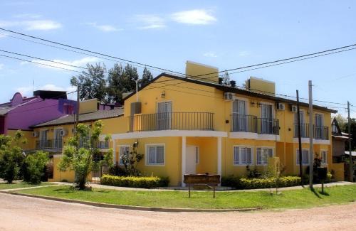 Colon Apartment | Discover Balcones del Pilar: Top-Rated with Pool & Breakfast