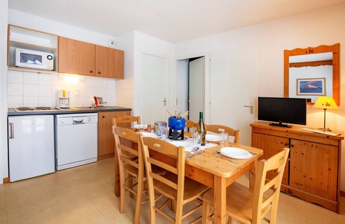 Termignon Apartment | Cozy Balcons B 014: Pet-Friendly Retreat in Vanoise Park