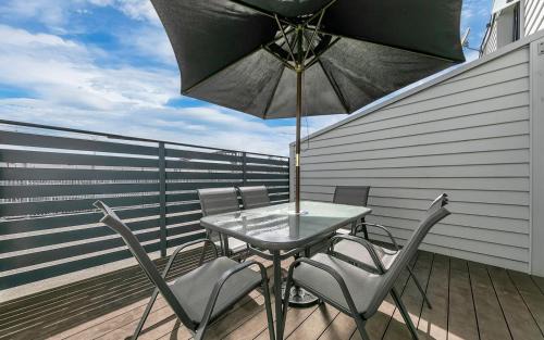 Parnell House | Cozy 3BR Townhouse with Balcony & Parking in Prime Location