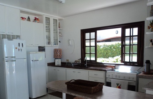Riviera de Sao Lourenco House | Balcony integrated with pool, barbecue and pizza oven with free wifi