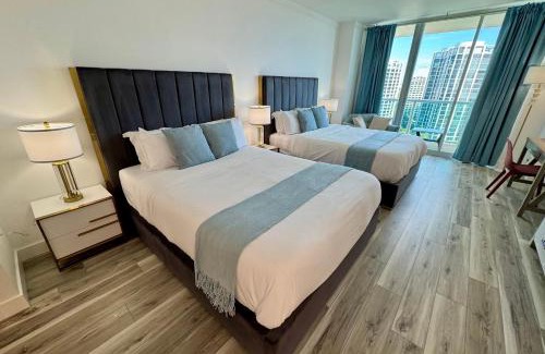 Coconut Grove Apartment | Unforgettable Bayfront Views in Coconut Grove with Pool