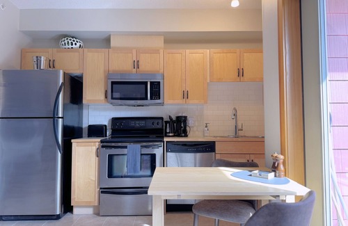 Canmore Condo | Top Floor Premium Suite with Balcony & Spa Amenities