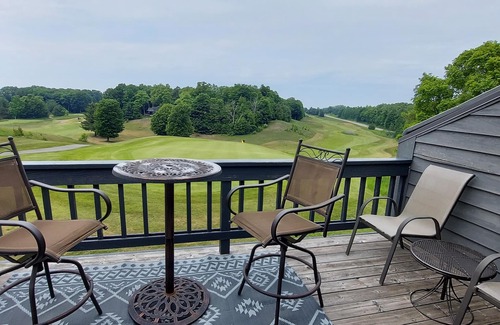 Cedar Condo | Scenic Balcony with Lake Michigan & Golf View - Guest Rated 9.8
