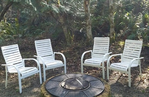 Seabeck Apartment | Nature Retreat: Beach Access with Wildlife at Your Doorstep